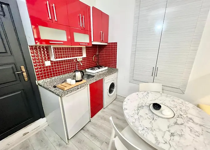 White Taksim 4*