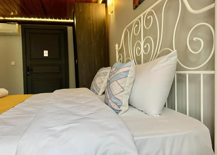 White Taksim 4*