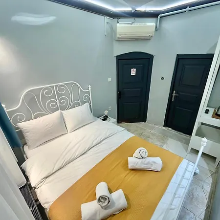 White Taksim Apartahotel 4*