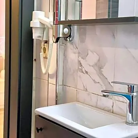 White Taksim 4*