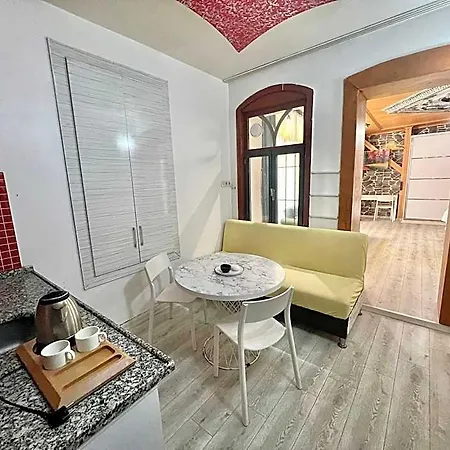 Apartmanhotel White Taksim 4*