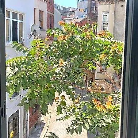 White Taksim 4*
