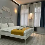 White Taksim 4*