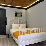 White Taksim アパートホテル