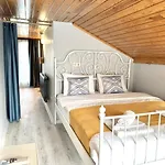 White Taksim アパートホテル イスタンブール