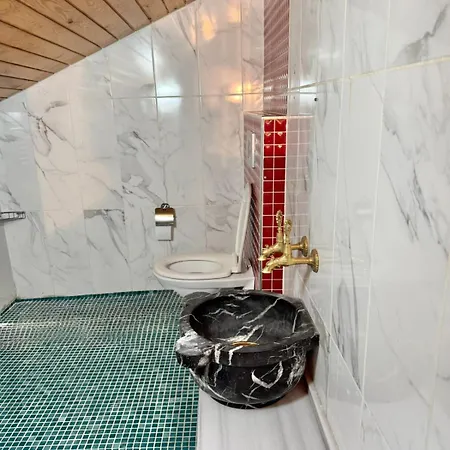 Ξενοδοχείο με διαμερίσματα White Taksim 4*