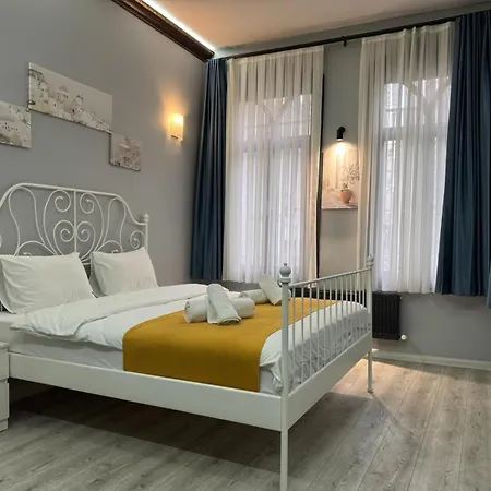 Apart Otel White Taksim İstanbul