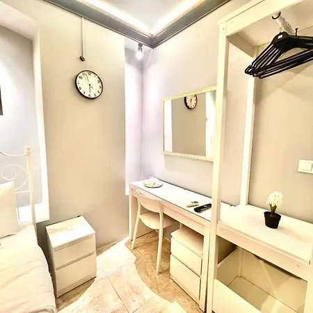 Ξενοδοχείο με διαμερίσματα White Taksim 4*